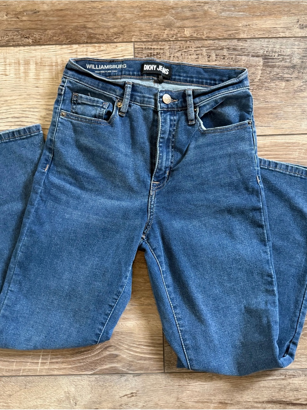 Women’s DKNY Williamsburg High Rise Crop Flare Medium-Dark Wash Size 2/26